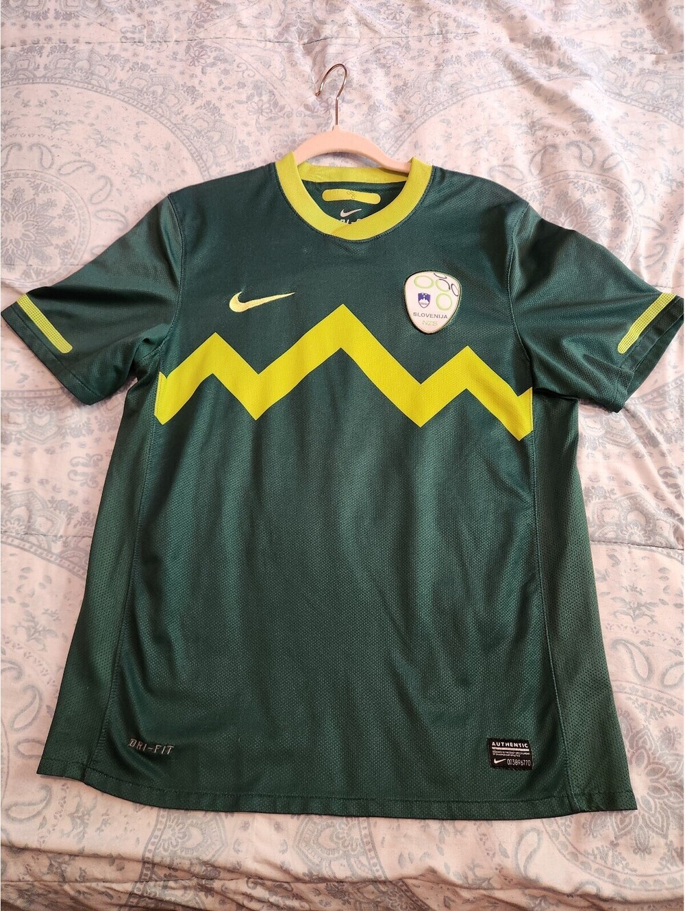 Rare Slovenia 2010/2011 World Cup Away Soccer Jersey Size M